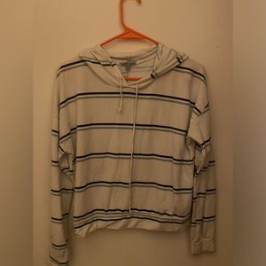 Nice cropped hooded LIGHT sweatshirt